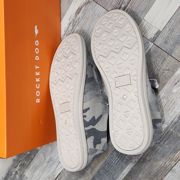 Rocket Dog Camo Slip-ons - Picture 7 of 8